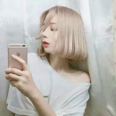 她在梦中跳舞